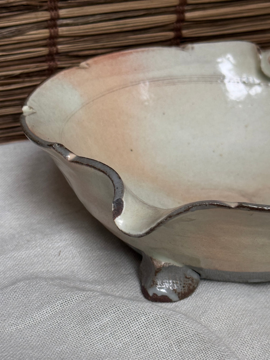 Hagi-yaki Leaf-Shaped Footed Bowl, Handled, Pink-Blush Ivory Glaze