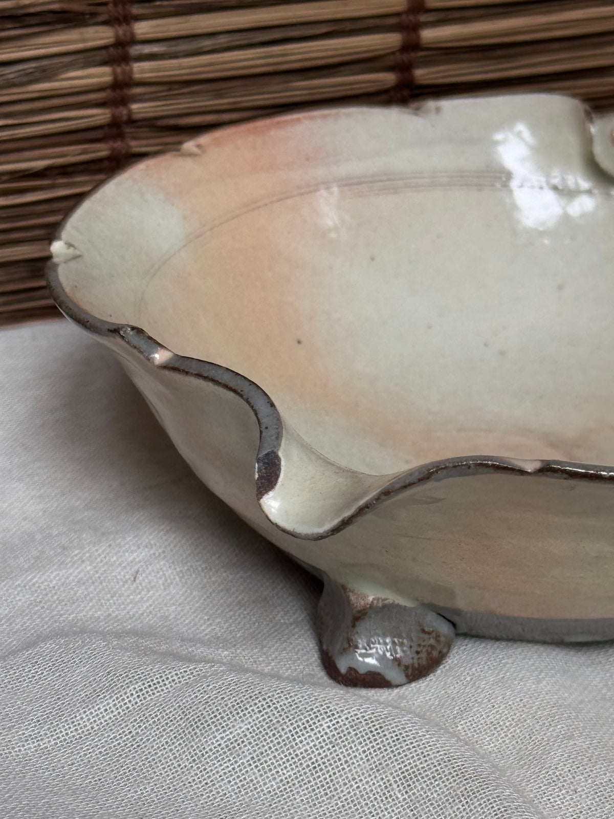 Hagi-yaki Leaf-Shaped Footed Bowl, Handled, Pink-Blush Ivory Glaze
