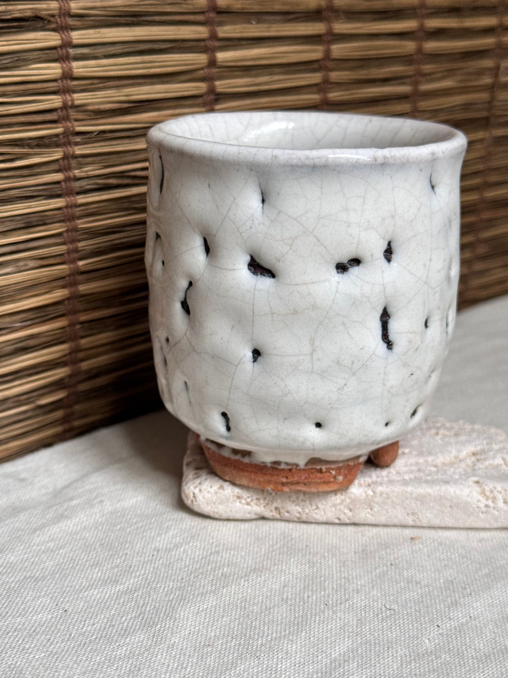 Oni-Hagi Yunomi Tea Cup– White Glaze with Split Foot