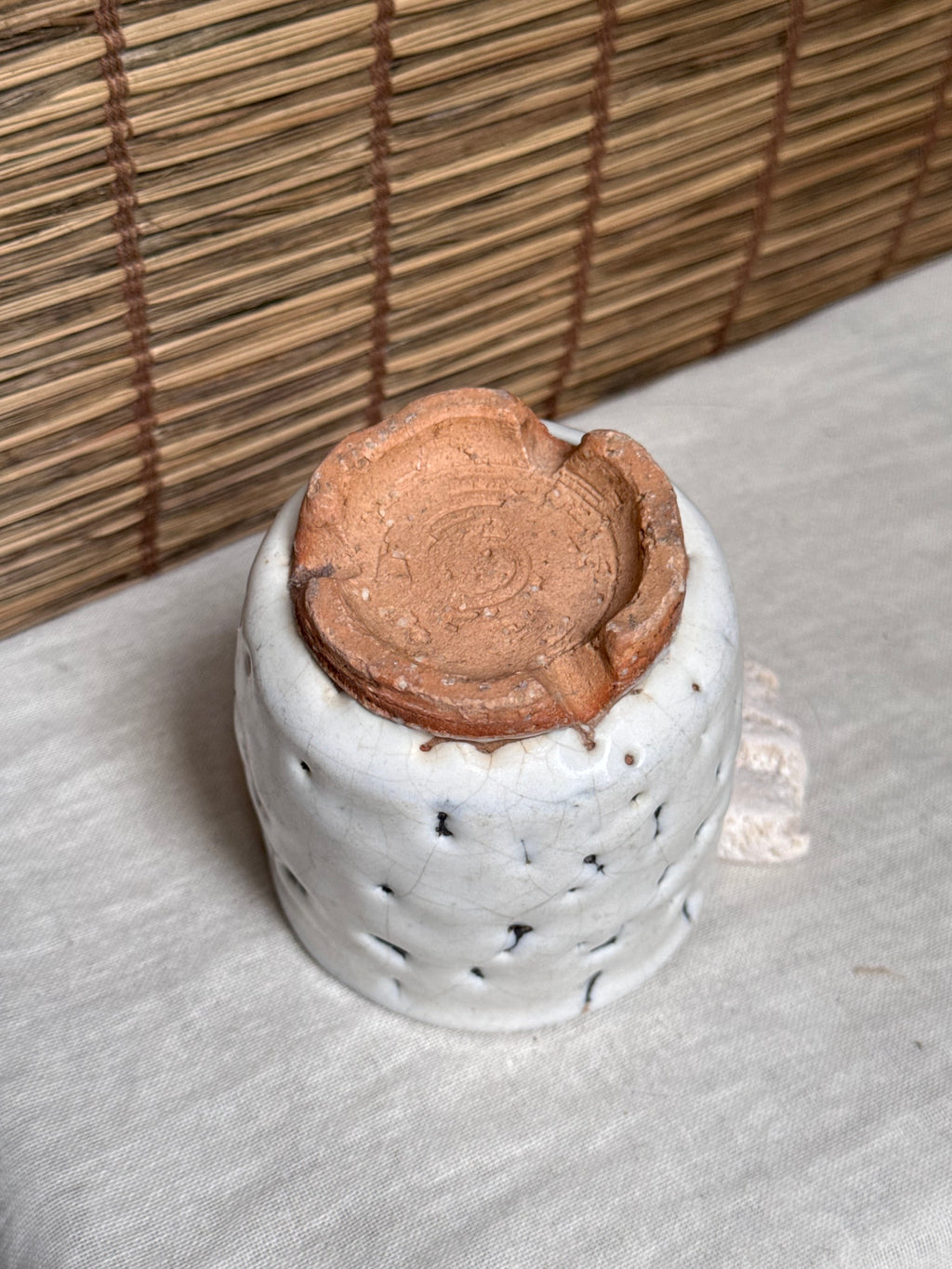 Oni-Hagi Yunomi Tea Cup– White Glaze with Split Foot