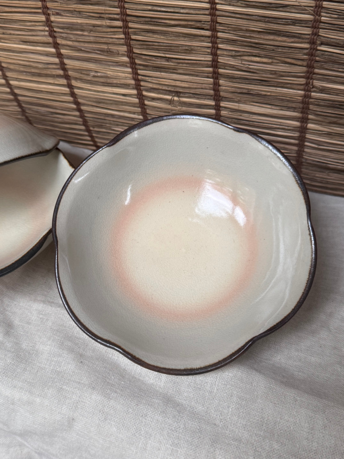 Kiyomizu Yaki Scalloped Bowls, Set of 3 — Blush Pink Gradient Glaze, Iron-Rimmed Wave Edge