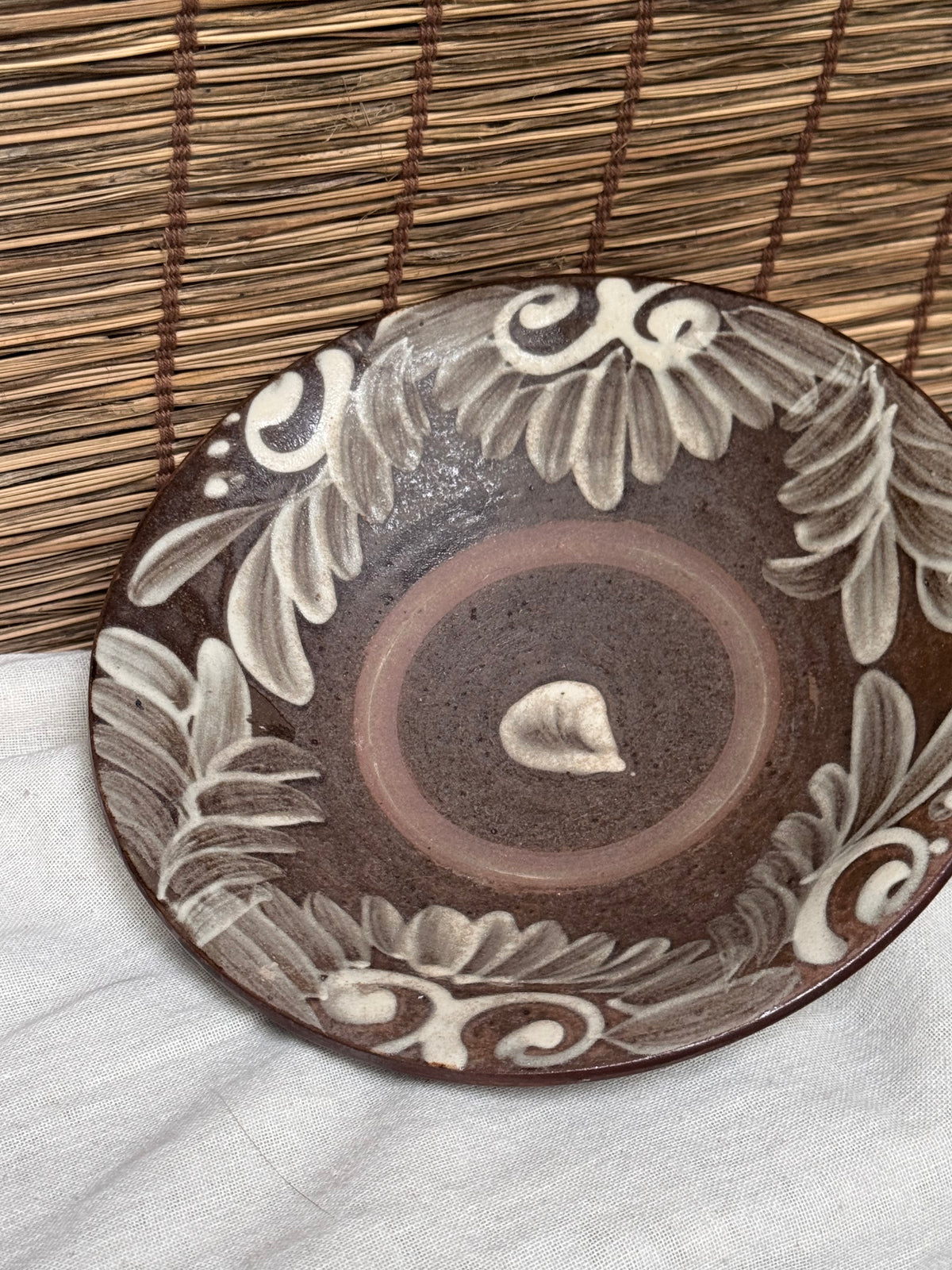 Yachimun Plate by Ken Sugawara - Hand-Painted Tenmoku Glaze, Cream Floral & Scroll Motif