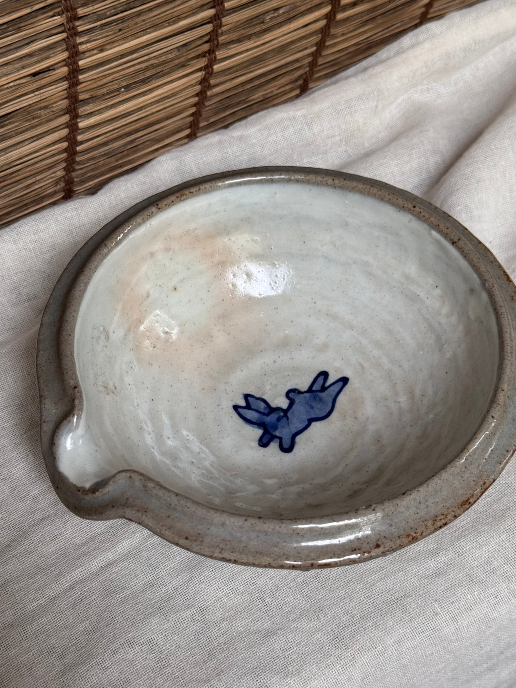 Hagi-Yaki Katakuchi Pouring Bowl - Pink Blossom Glaze