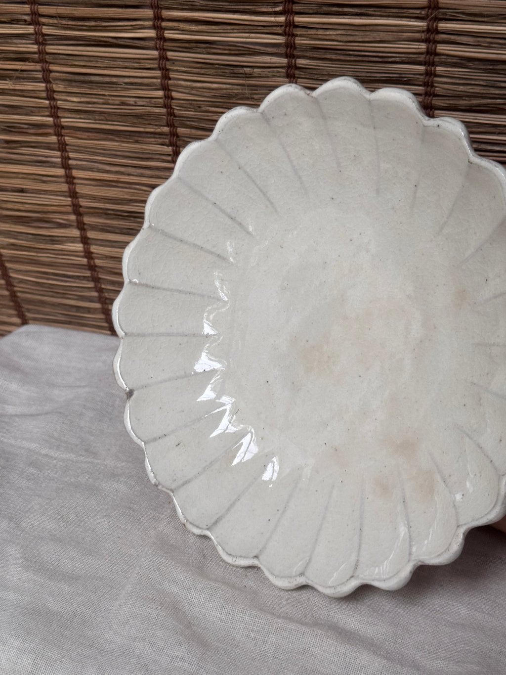 Fluted Chrysanthemum Dish — White Monochrome Glaze, Ribbed Petal Rim, Raised Glazed Footring