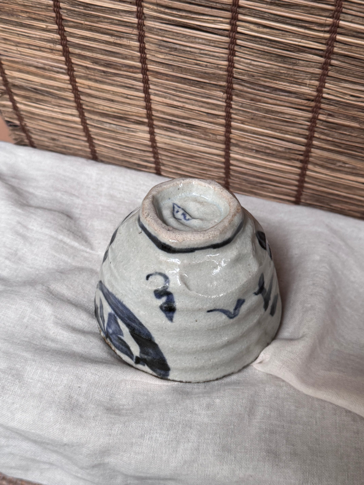 Mino-Karatsu Teacup — Painted Foliage Motif, Iron-Brown Dripped Rim