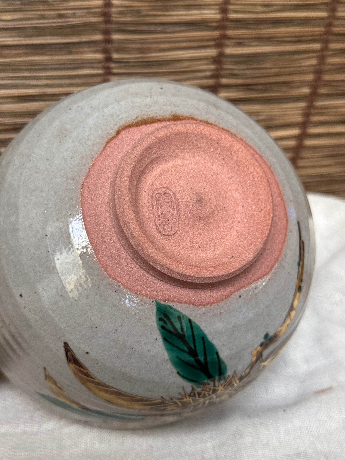 Somayama Ware Matcha Chawan by Minamiguchi Kansui — Kenzan-Style Chestnut Design, Original Box