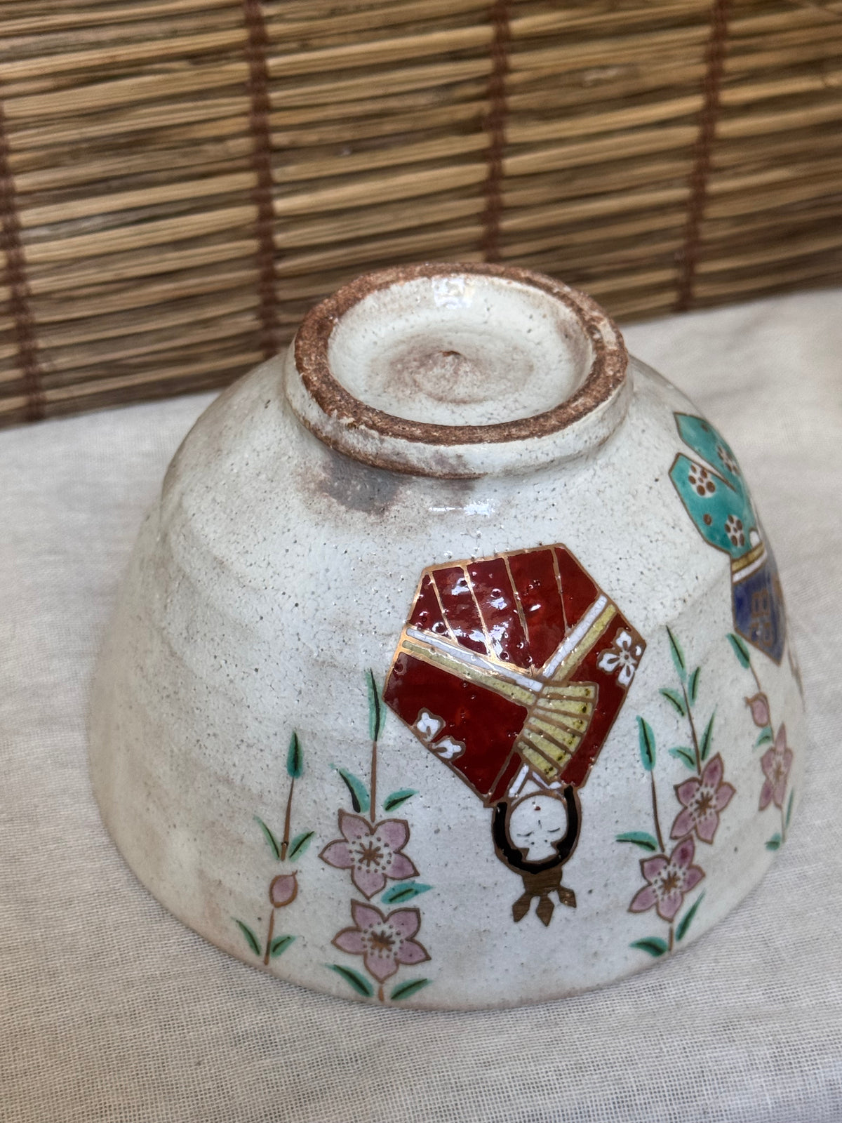 Seasonal Chawan Tea Bowl for Hinamatsuri — Emperor and Empress Dolls with Peach Blossoms, Enamel and Gold