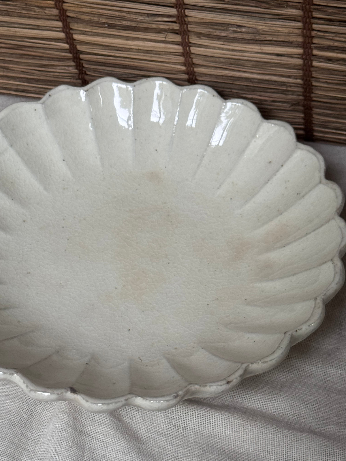 Fluted Chrysanthemum Dish — White Monochrome Glaze, Ribbed Petal Rim, Raised Glazed Footring