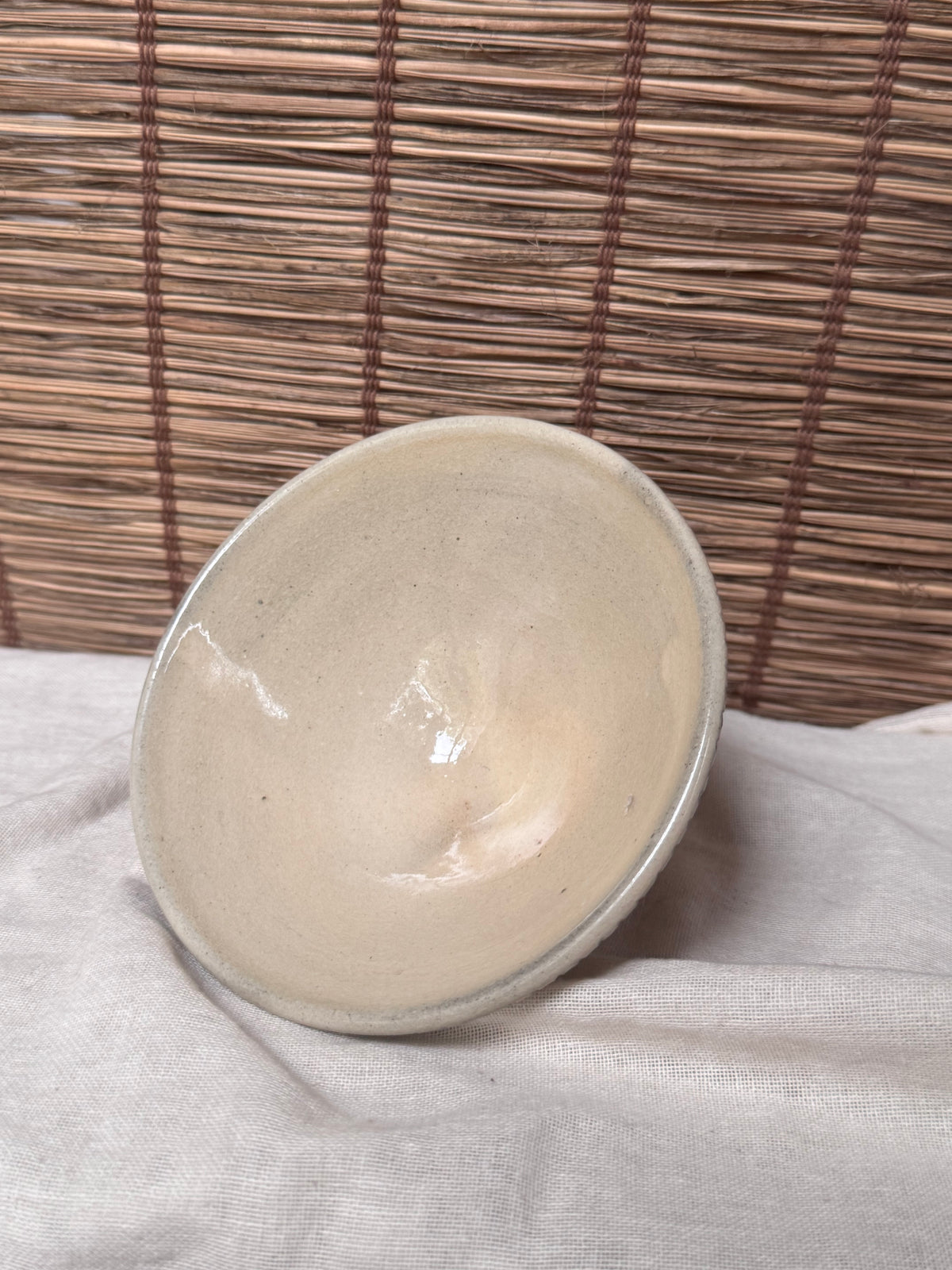 Onta Yaki Tobikanna Bowl — Chattered Herringbone Pattern, Cream Glaze, Stamped Footring