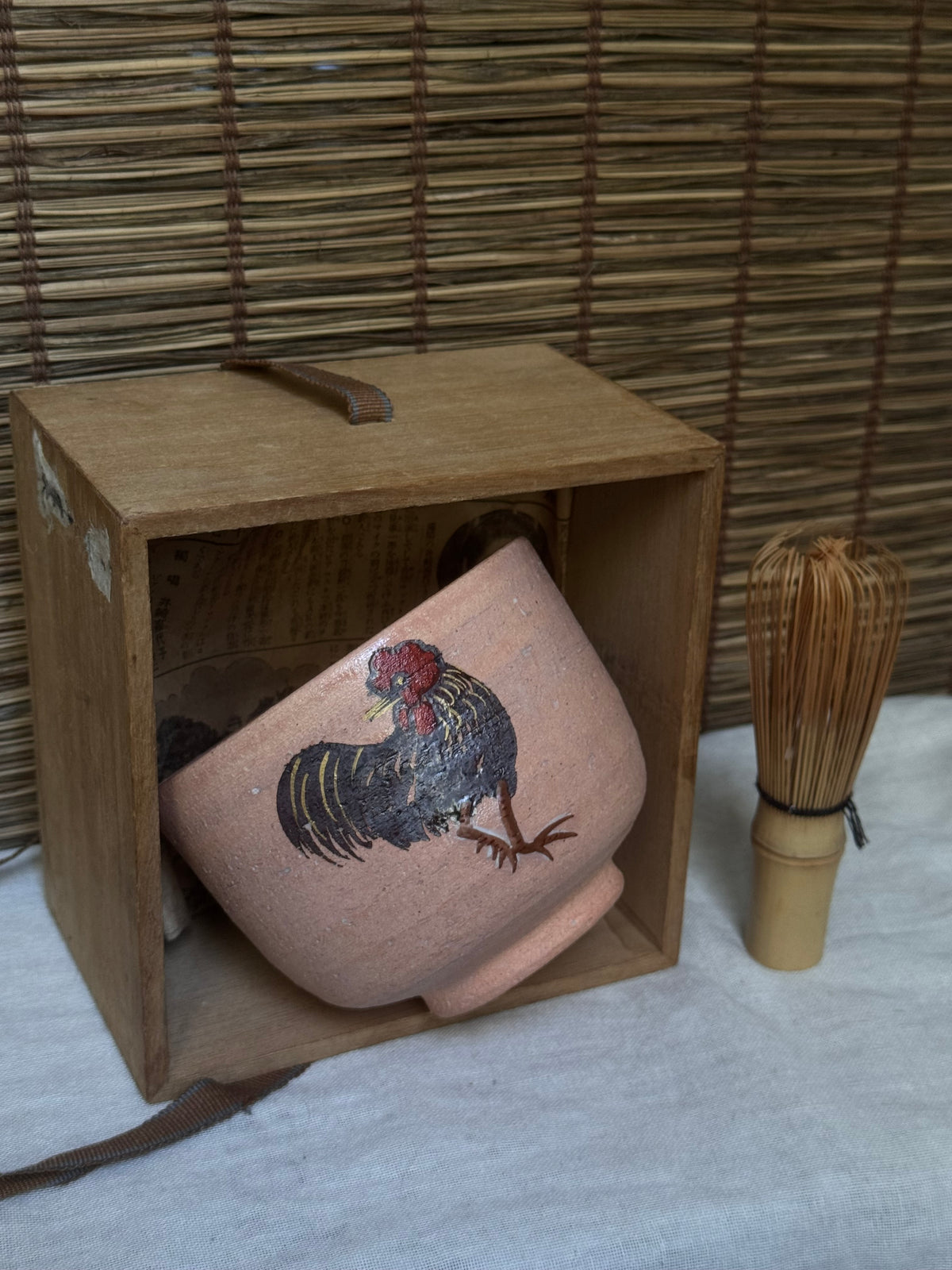 Hagi Ware Zodiac Tea Bowl (Eto Chawan), Year of the Rooster — Hand-Painted Rooster with Gold Accents, Wooden Box