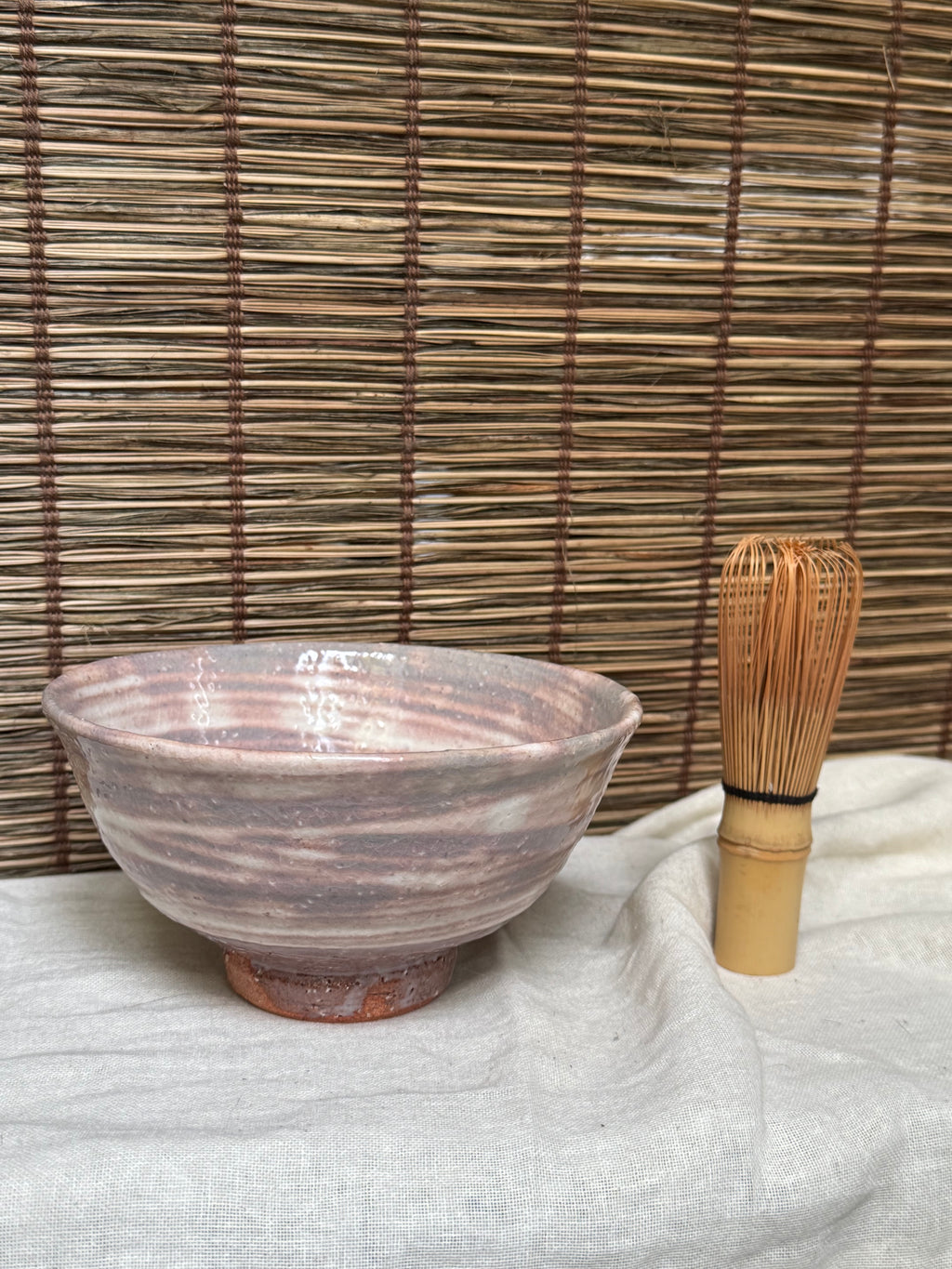 Hagi Chawan — Brushed White Slip, Kiri-Kōdai Cut Foot, Named Box