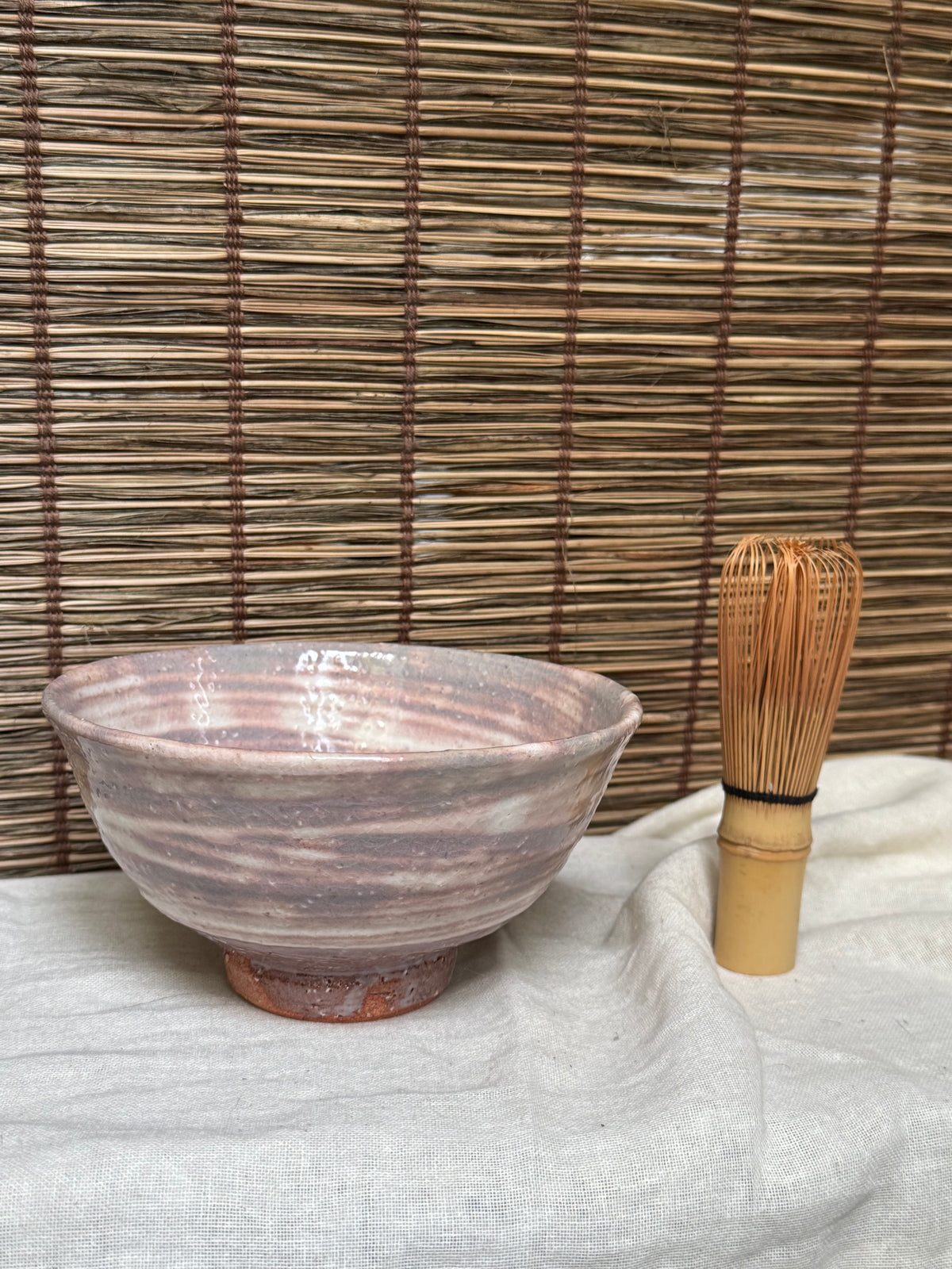 Hagi Chawan — Brushed White Slip, Kiri-Kōdai Cut Foot, Named Box