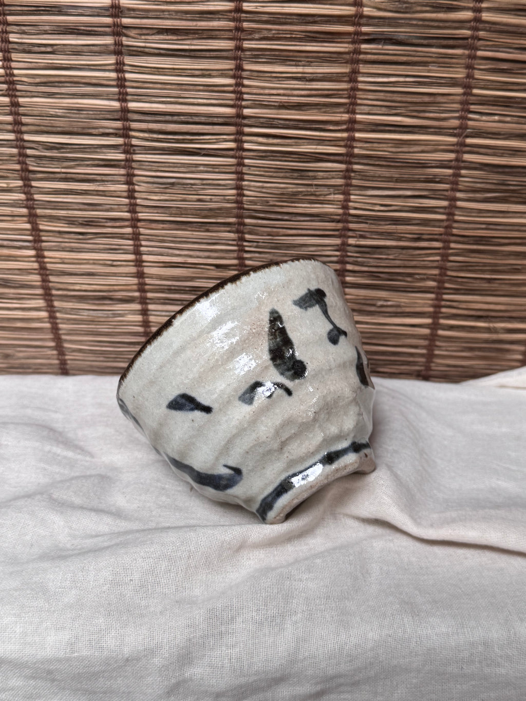 Mino-Karatsu Teacup — Painted Foliage Motif, Iron-Brown Dripped Rim