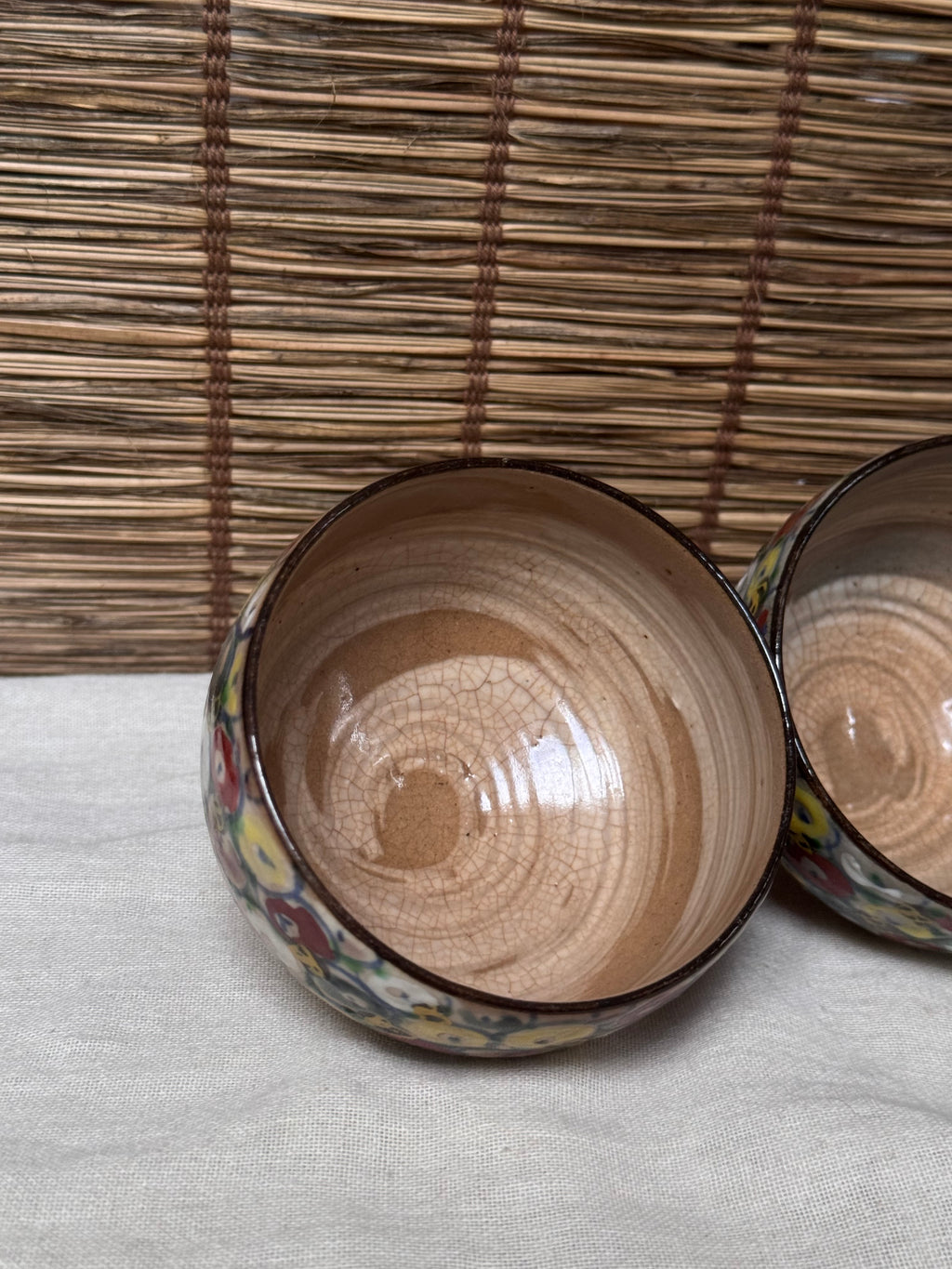 Ryuzan Kiln, "Manjugiku" Pattern Bowls, Set of Three — Hand-Painted Coin-Flower Motif