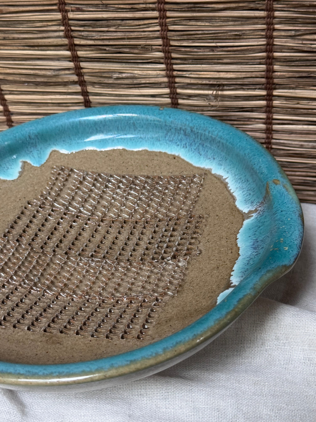 Stoneware Grater Plate (Oroshizara) — Turquoise Ash-Drip Glaze, Woven-Texture Unglazed Grating Surface
