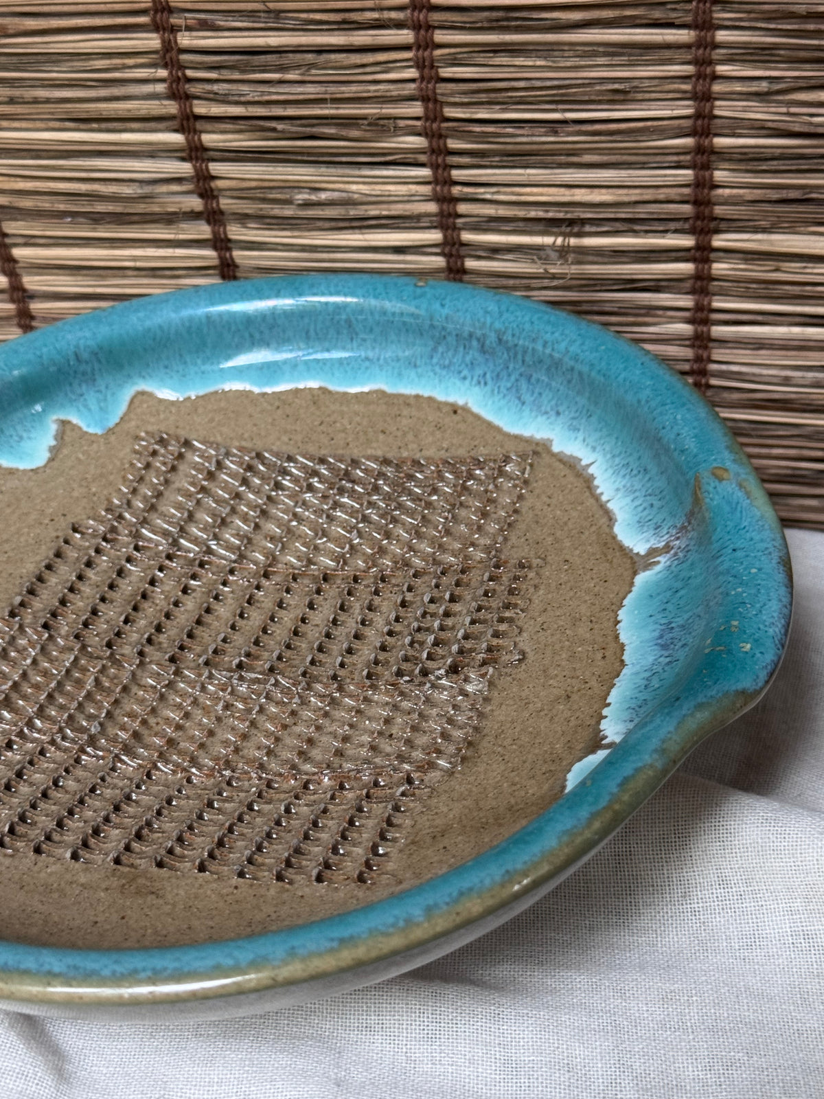 Stoneware Grater Plate (Oroshizara) — Turquoise Ash-Drip Glaze, Woven-Texture Unglazed Grating Surface