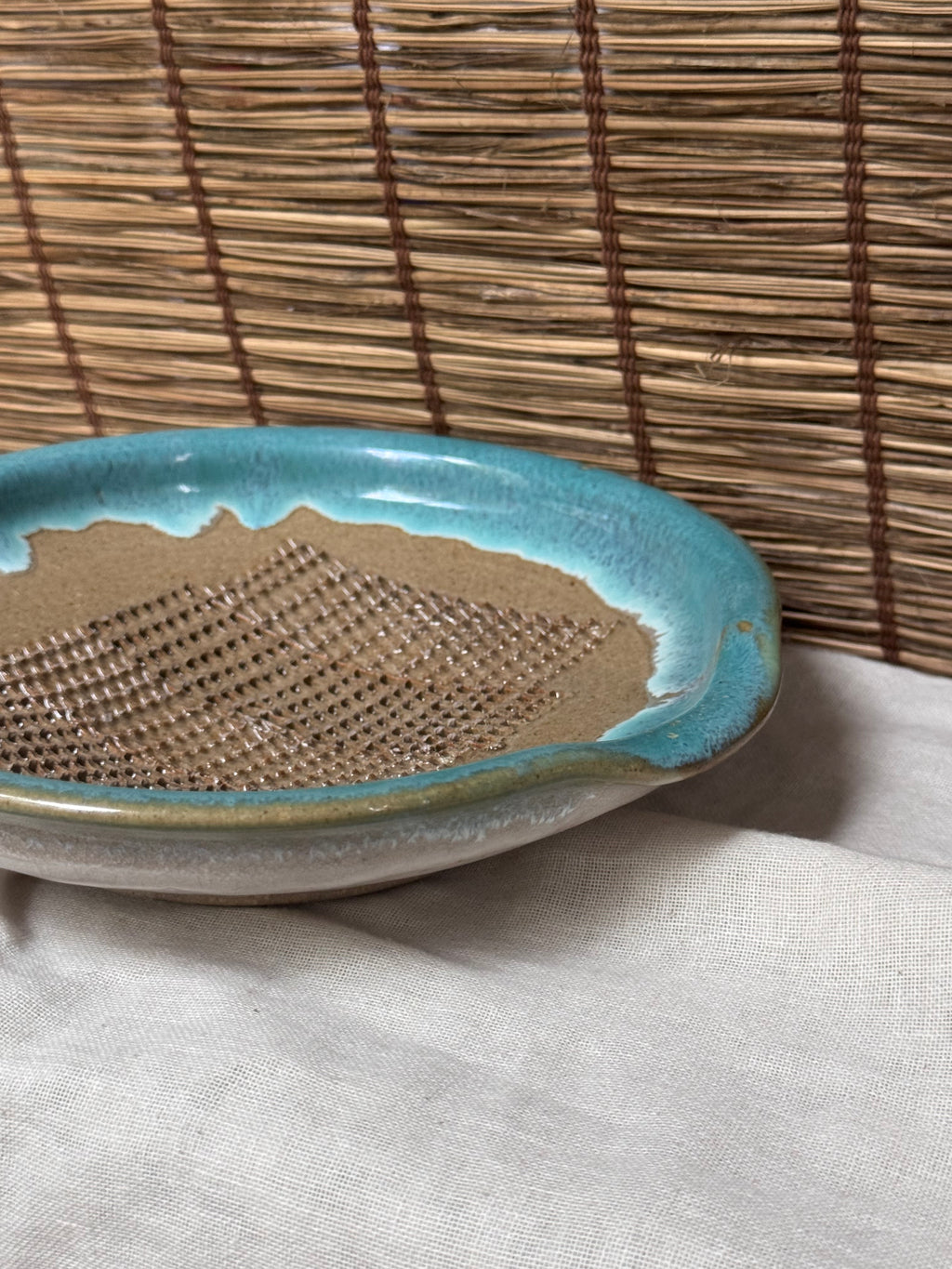 Stoneware Grater Plate (Oroshizara) — Turquoise Ash-Drip Glaze, Woven-Texture Unglazed Grating Surface