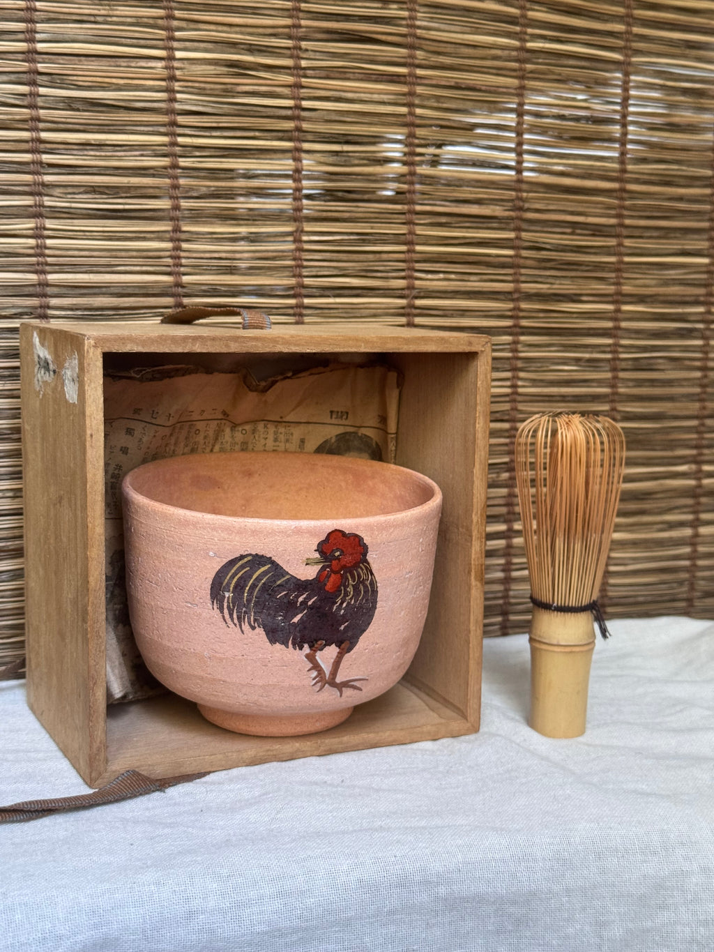Hagi Ware Zodiac Tea Bowl (Eto Chawan), Year of the Rooster — Hand-Painted Rooster with Gold Accents, Wooden Box