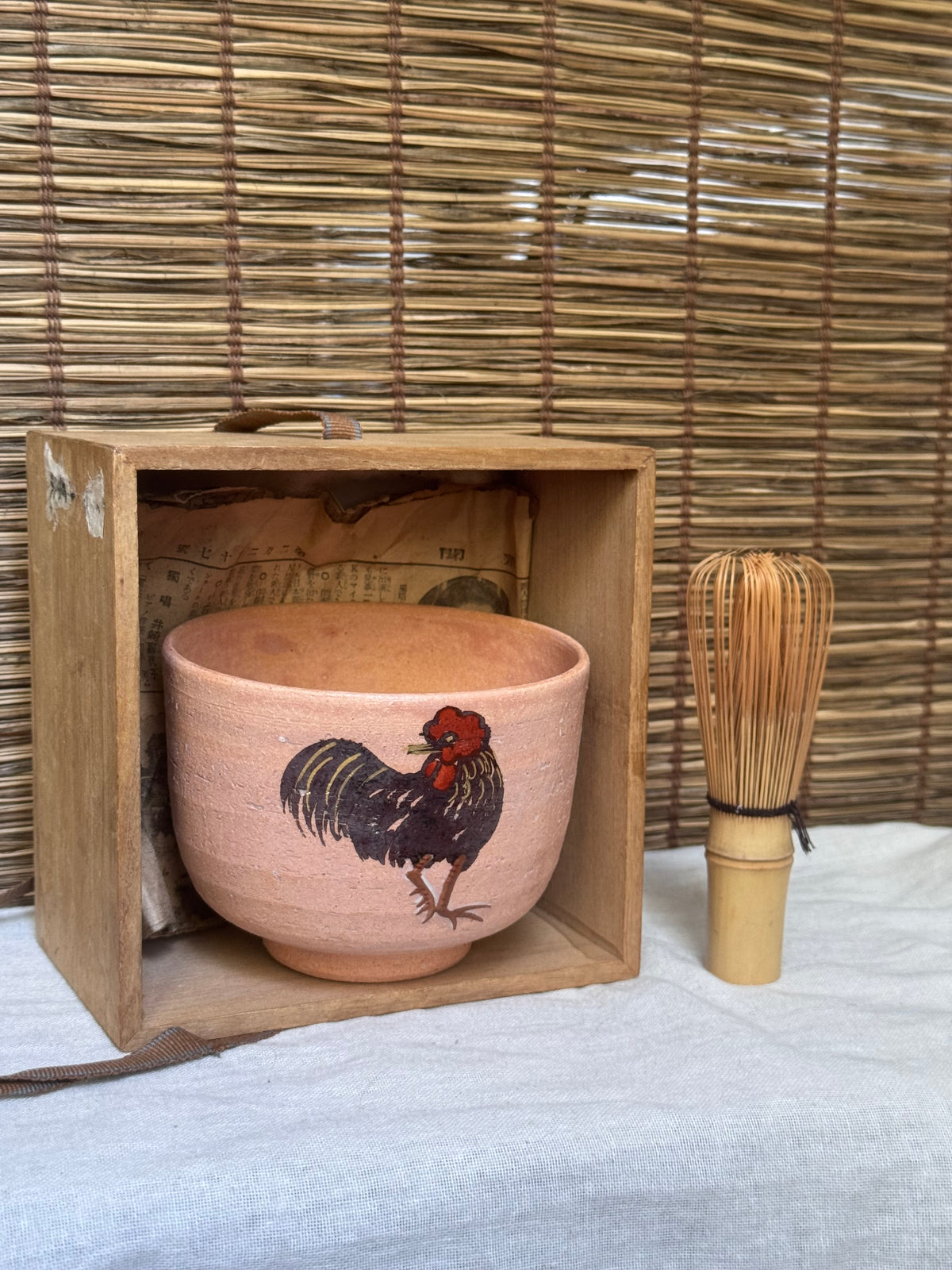 Hagi Ware Zodiac Tea Bowl (Eto Chawan), Year of the Rooster — Hand-Painted Rooster with Gold Accents, Wooden Box