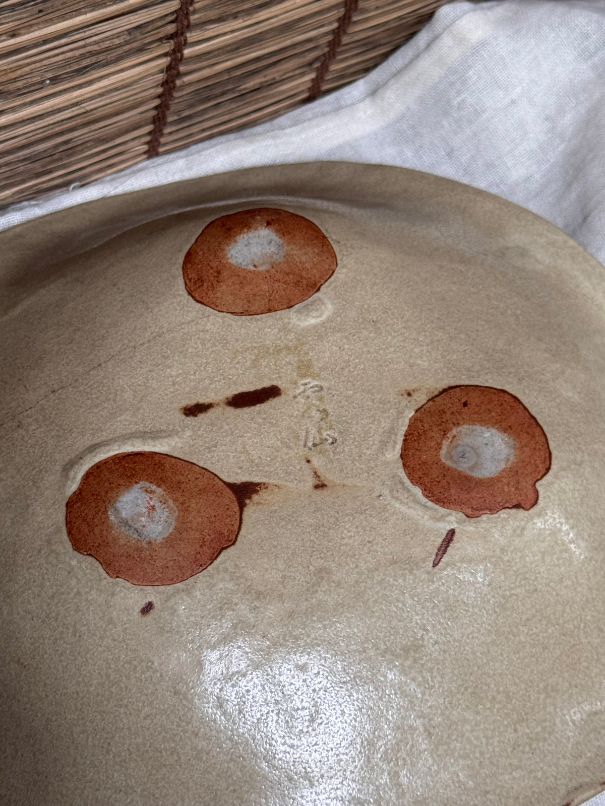 Unzen Artist-Made Serving Plate/Bowl — Large Irregular Studio Pottery, Painted Leaf Motif