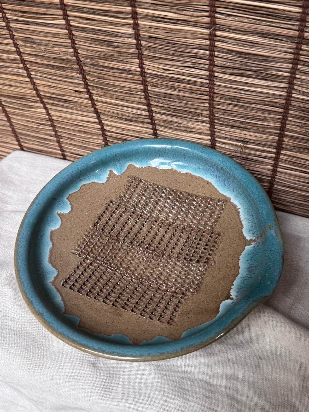 Stoneware Grater Plate (Oroshizara) — Turquoise Ash-Drip Glaze, Woven-Texture Unglazed Grating Surface