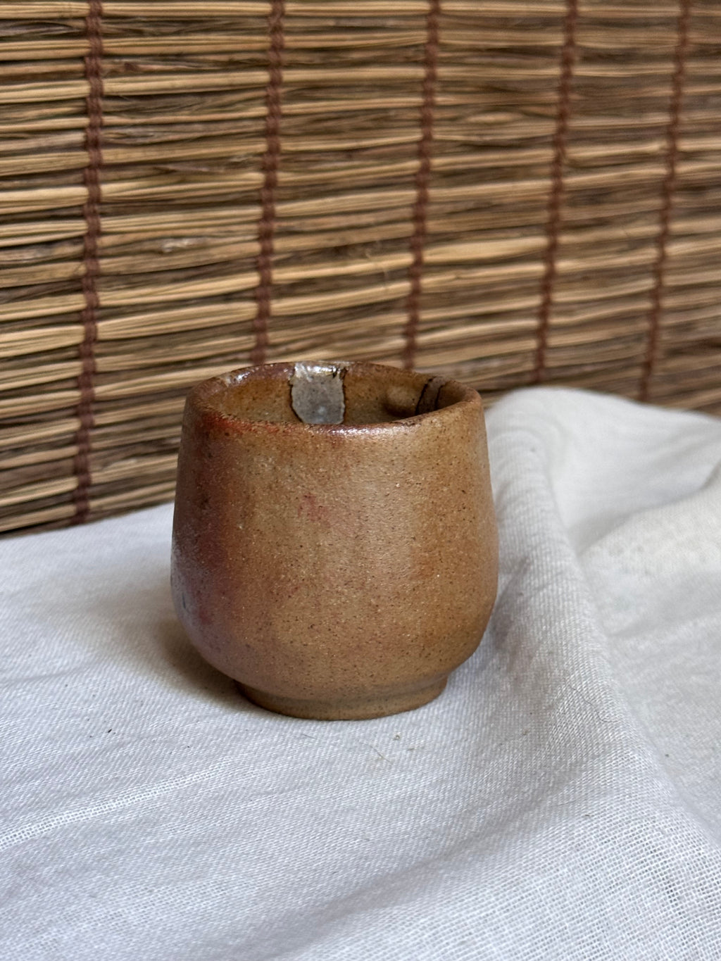 Bizen-yaki Guinomi Cup — Matsubai Pine-Ash Glaze, Artist-Stamped Base