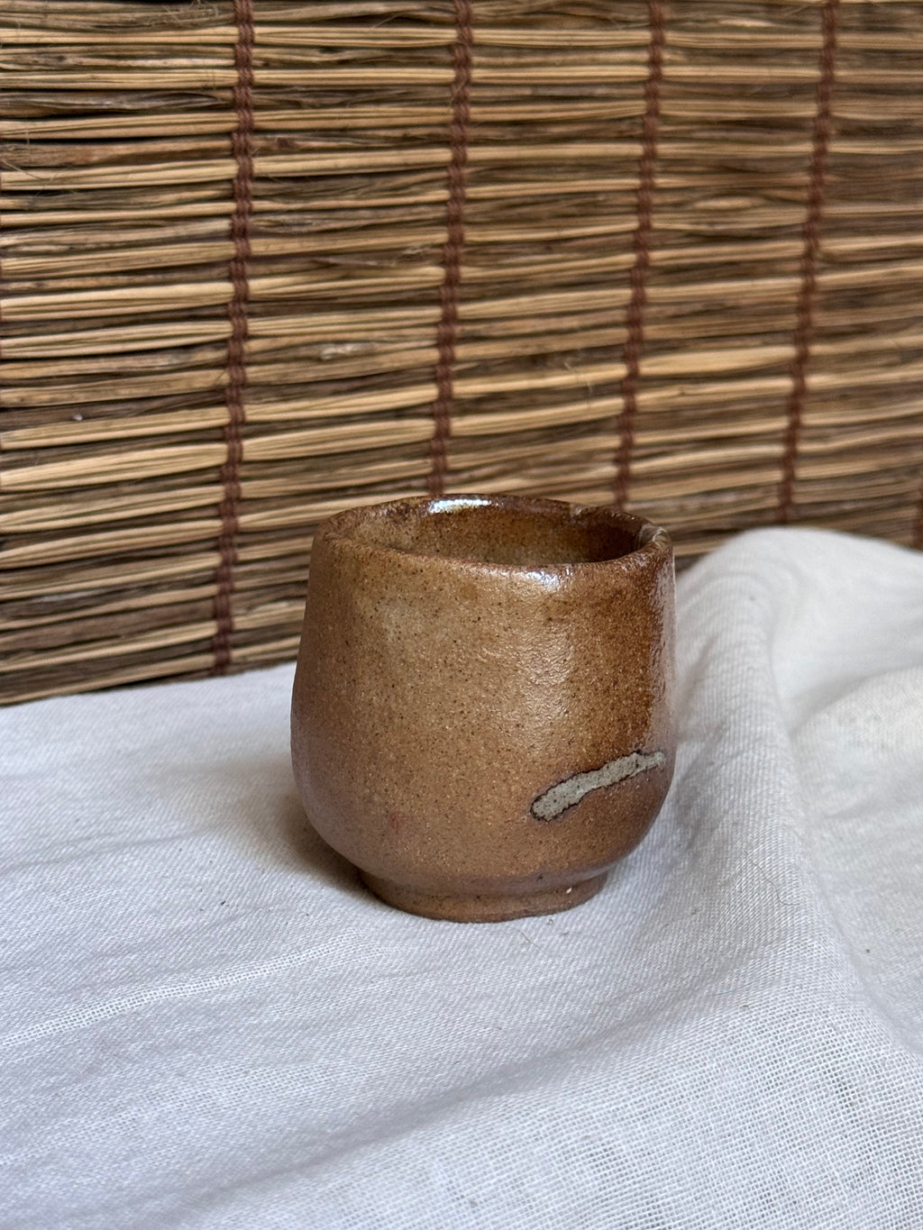 Bizen-yaki Guinomi Cup — Matsubai Pine-Ash Glaze, Artist-Stamped Base
