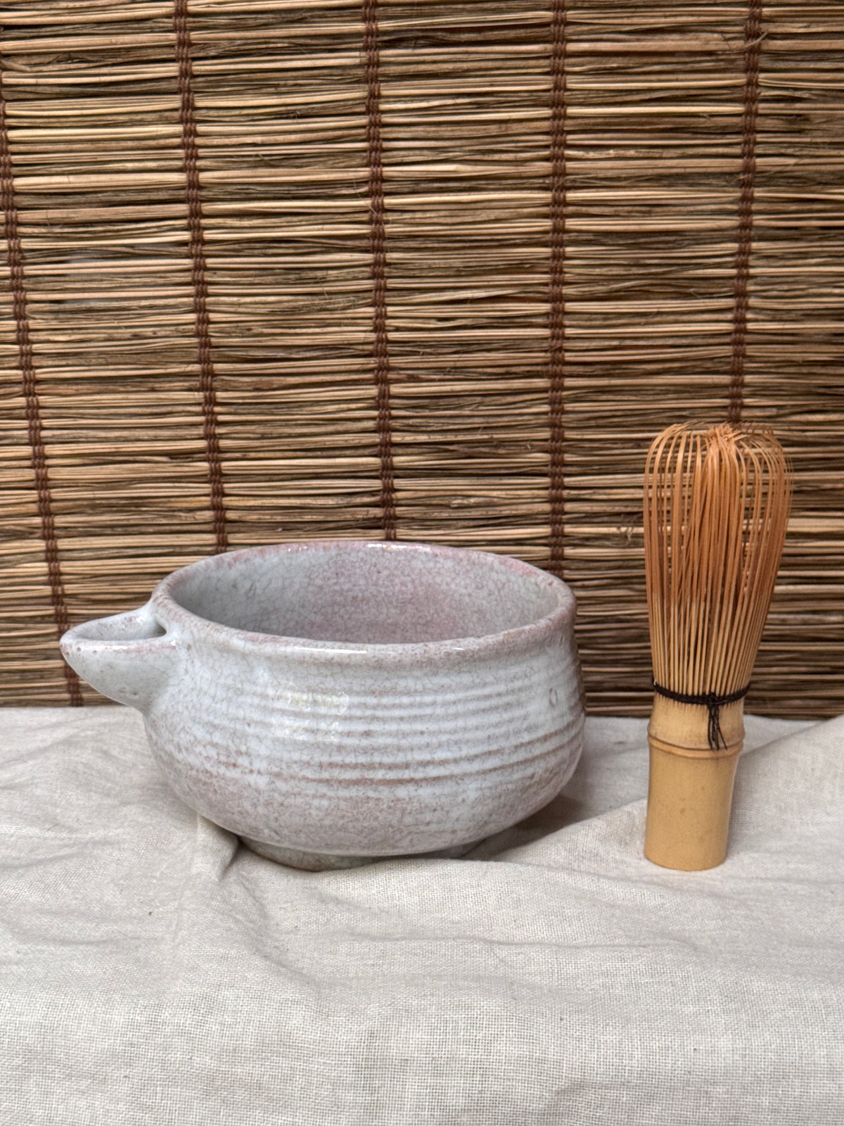 Hagi-yaki Katakuchi Matcha Bowl — Soft Pink Crackle Glaze, Pouring Spout