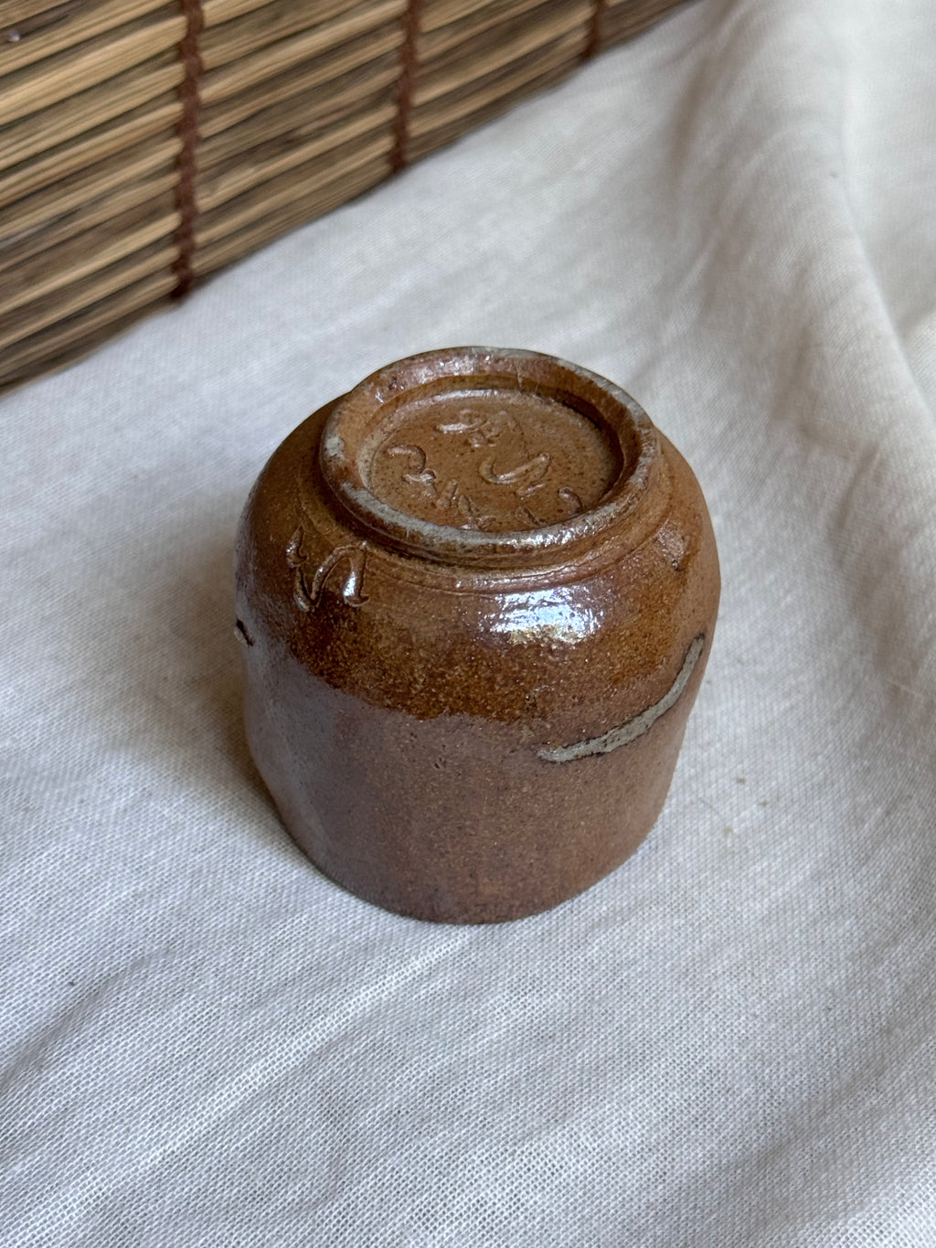 Bizen-yaki Guinomi Cup — Matsubai Pine-Ash Glaze, Artist-Stamped Base