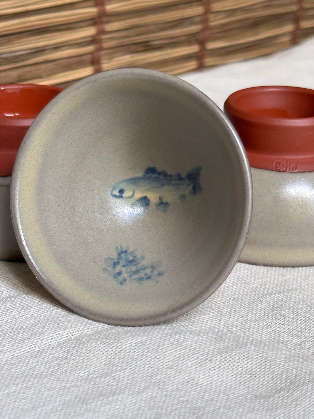 Mumyoi Ware Yunomi Tea Cup Set — Sado Island Red Clay, Hand-Painted Fish Motif, Set of 4