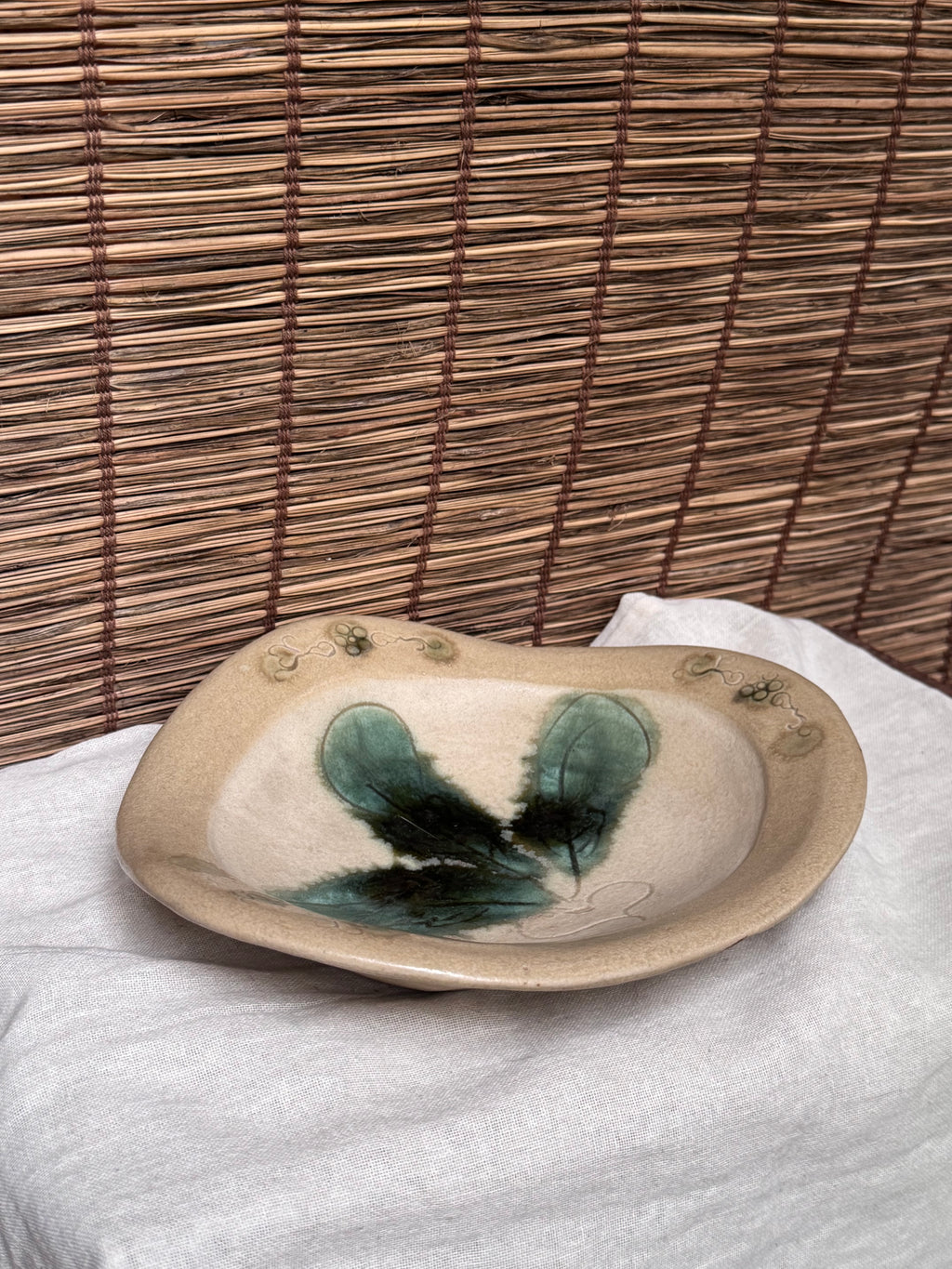 Unzen Artist-Made Serving Plate/Bowl — Large Irregular Studio Pottery, Painted Leaf Motif