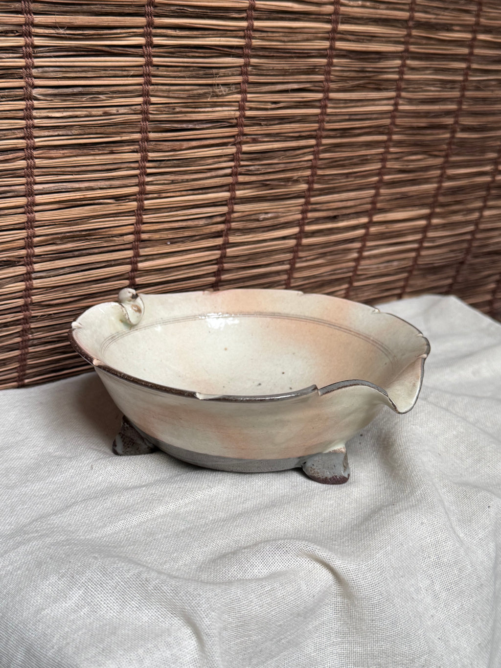 Hagi-yaki Leaf-Shaped Footed Bowl, Handled, Pink-Blush Ivory Glaze