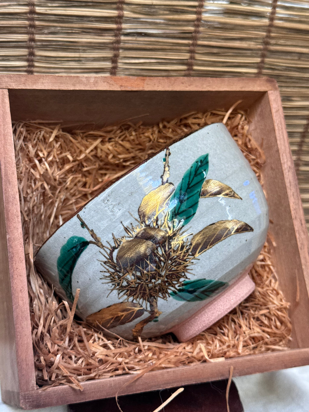 Somayama Ware Matcha Chawan by Minamiguchi Kansui — Kenzan-Style Chestnut Design, Original Box