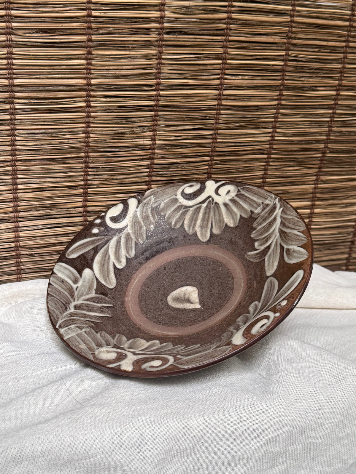 Yachimun Plate by Ken Sugawara - Hand-Painted Tenmoku Glaze, Cream Floral & Scroll Motif