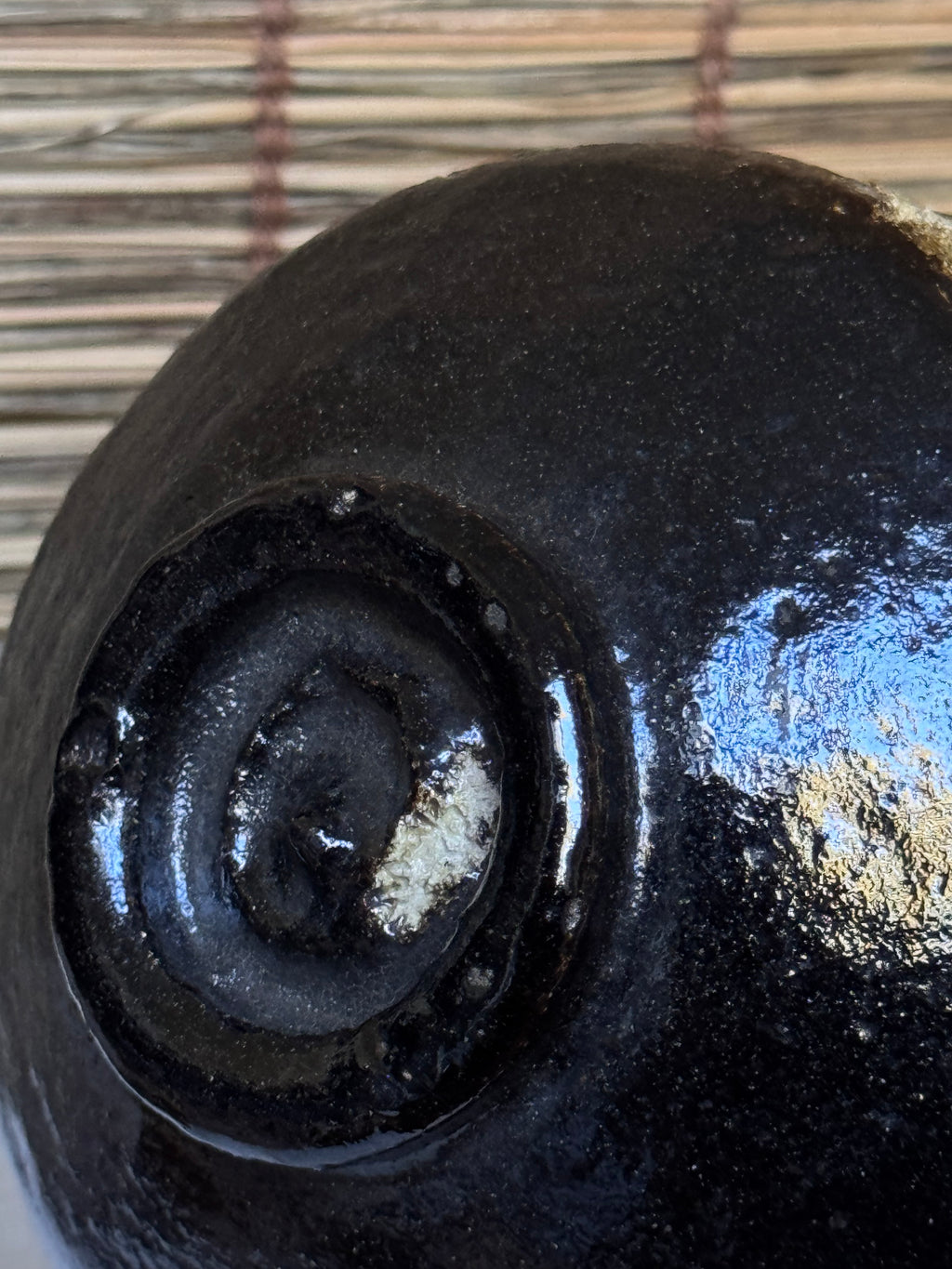 Shōraku Kiln Kuro-Raku Chawan — Incised Pine Forest Band, with Wooden Box