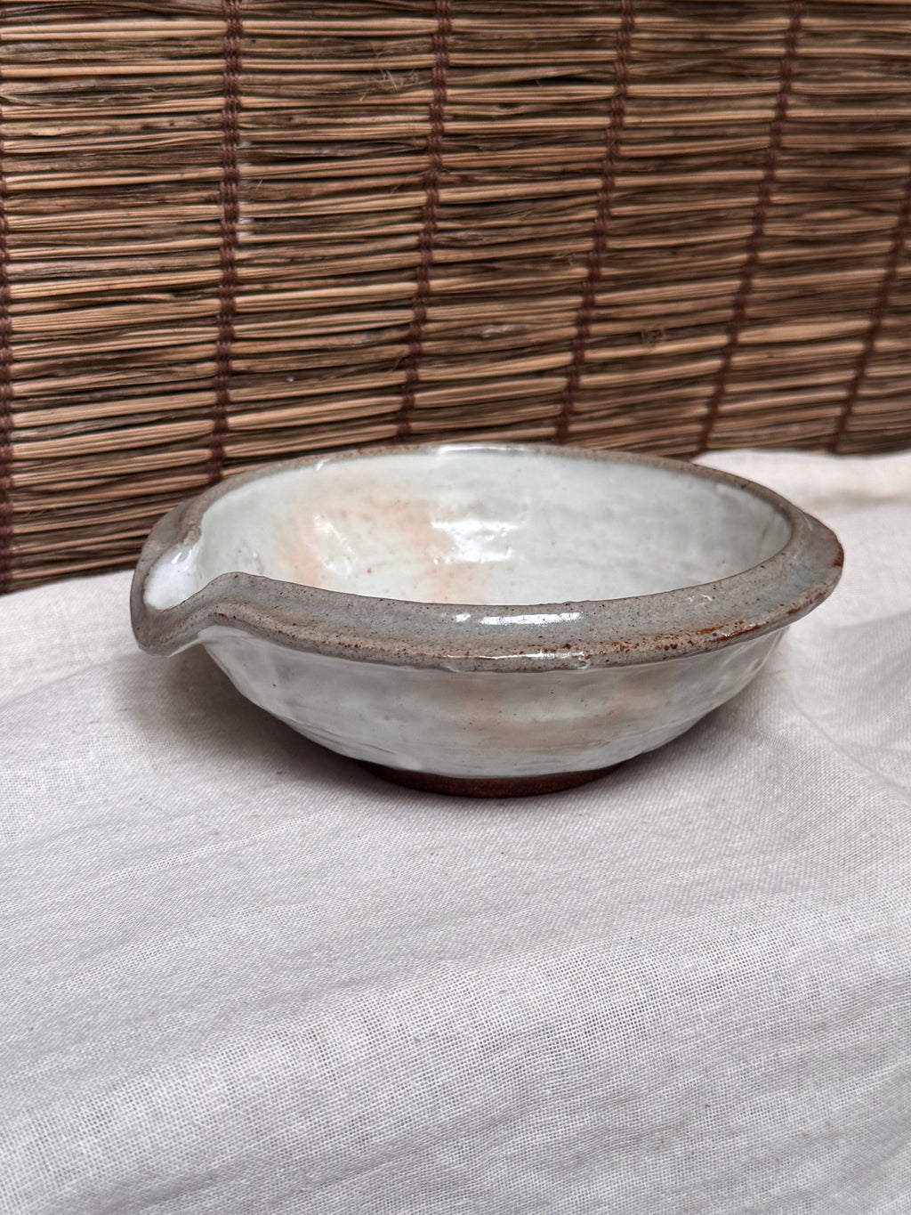 Hagi-Yaki Katakuchi Pouring Bowl - Pink Blossom Glaze
