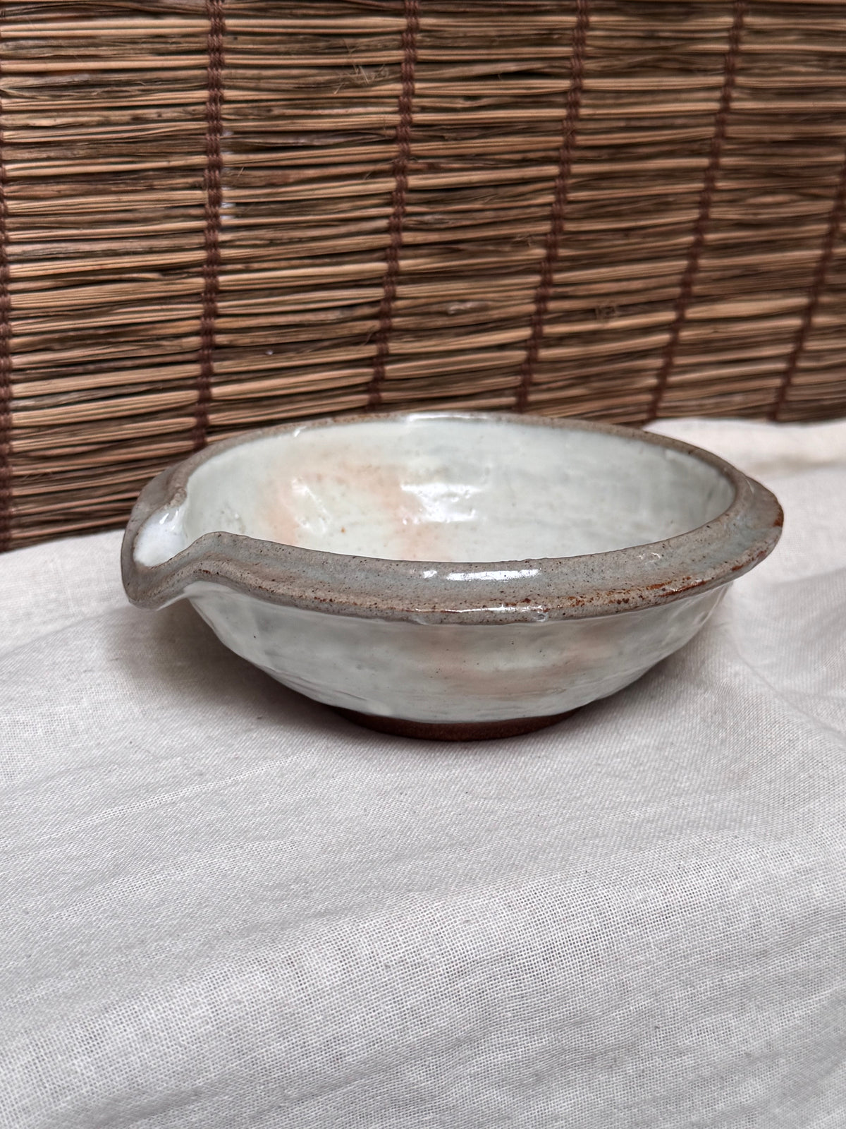 Hagi-Yaki Katakuchi Pouring Bowl - Pink Blossom Glaze