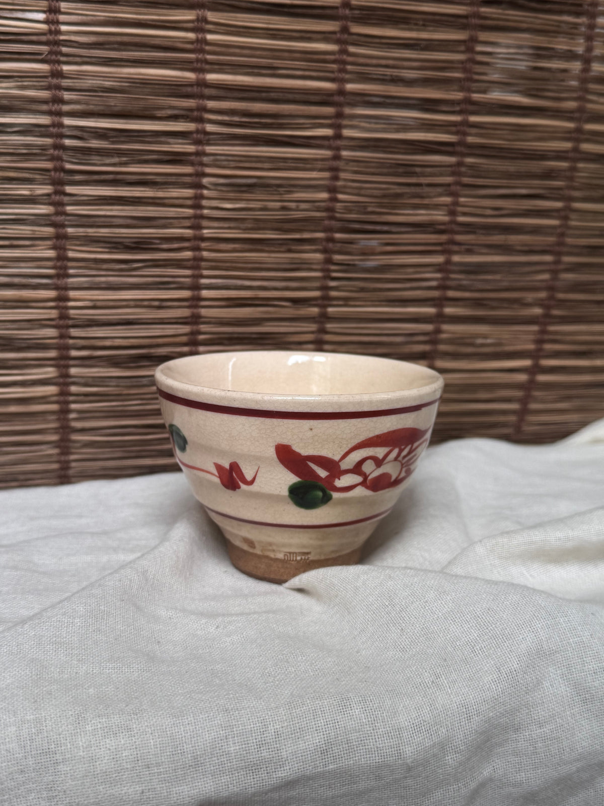 Arita Teacup — Iron-Red and Green Enamel Floral Motif, Cream Crackle Glaze