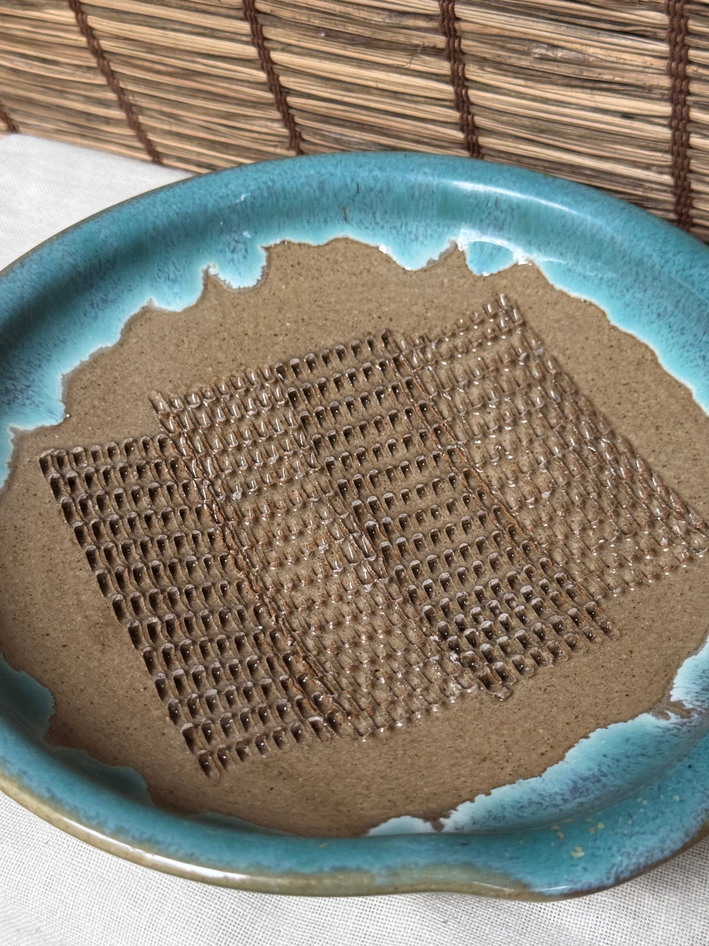 Stoneware Grater Plate (Oroshizara) — Turquoise Ash-Drip Glaze, Woven-Texture Unglazed Grating Surface