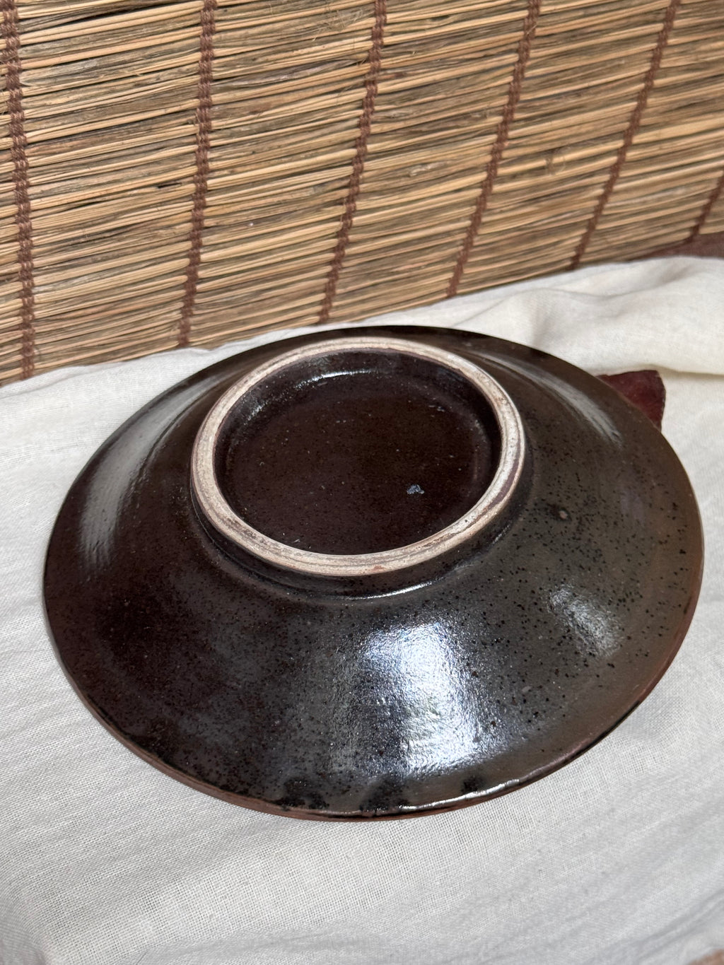 Yachimun Plate by Ken Sugawara - Hand-Painted Tenmoku Glaze, Cream Floral & Scroll Motif