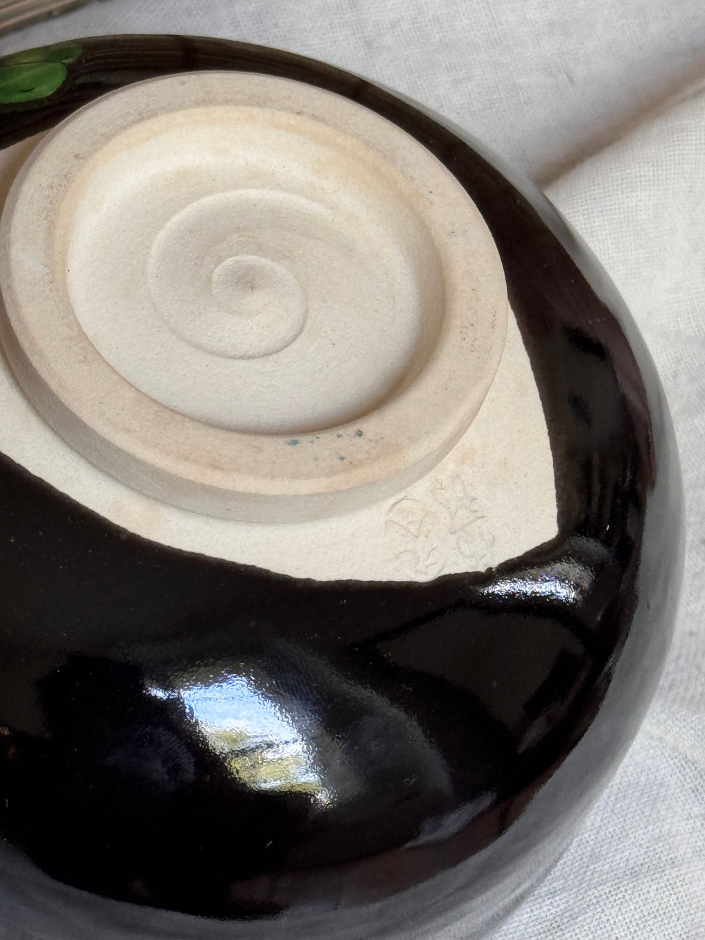 Kuro-Ninsei Chawan — Grapevine Motif, Kyoto Ware, Wooden Box