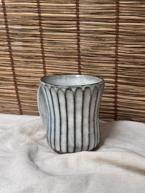 Carved Vertical Fluting, Ash-White Glaze Mug