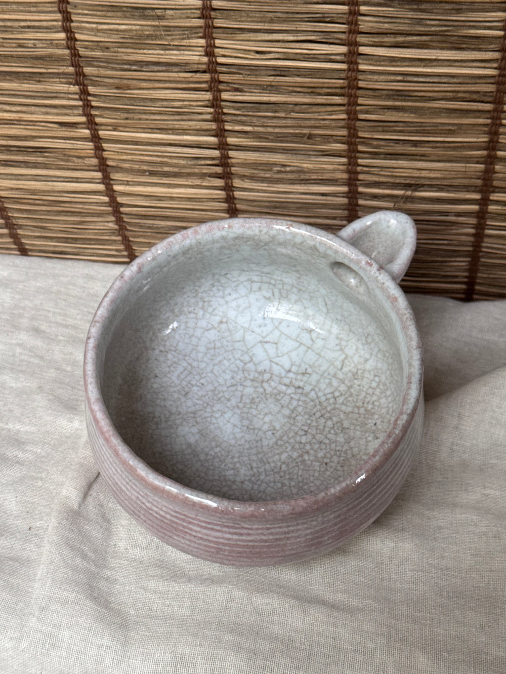Hagi-yaki Katakuchi Matcha Bowl — Soft Pink Crackle Glaze, Pouring Spout