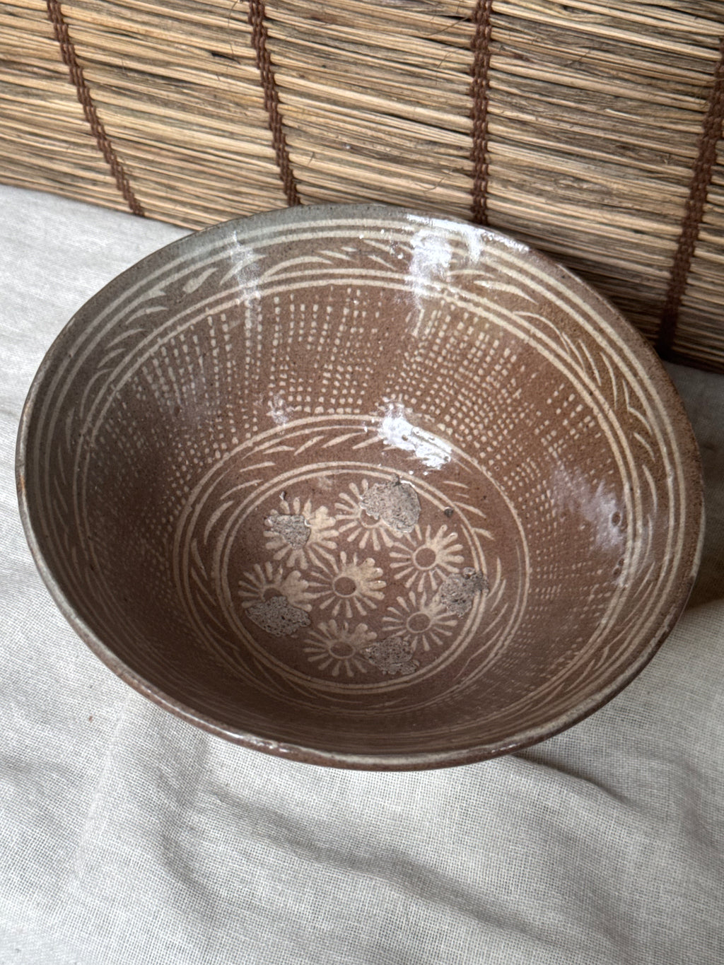 Mishima Matcha Chawan — Inlaid White Slip, Stamped Chrysanthemums, Brushed Slip Exterior