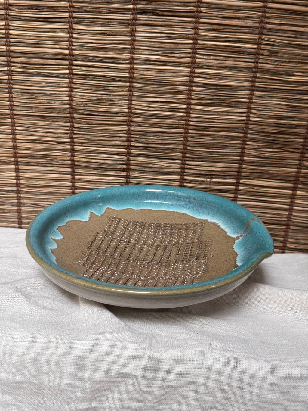 Stoneware Grater Plate (Oroshizara) — Turquoise Ash-Drip Glaze, Woven-Texture Unglazed Grating Surface
