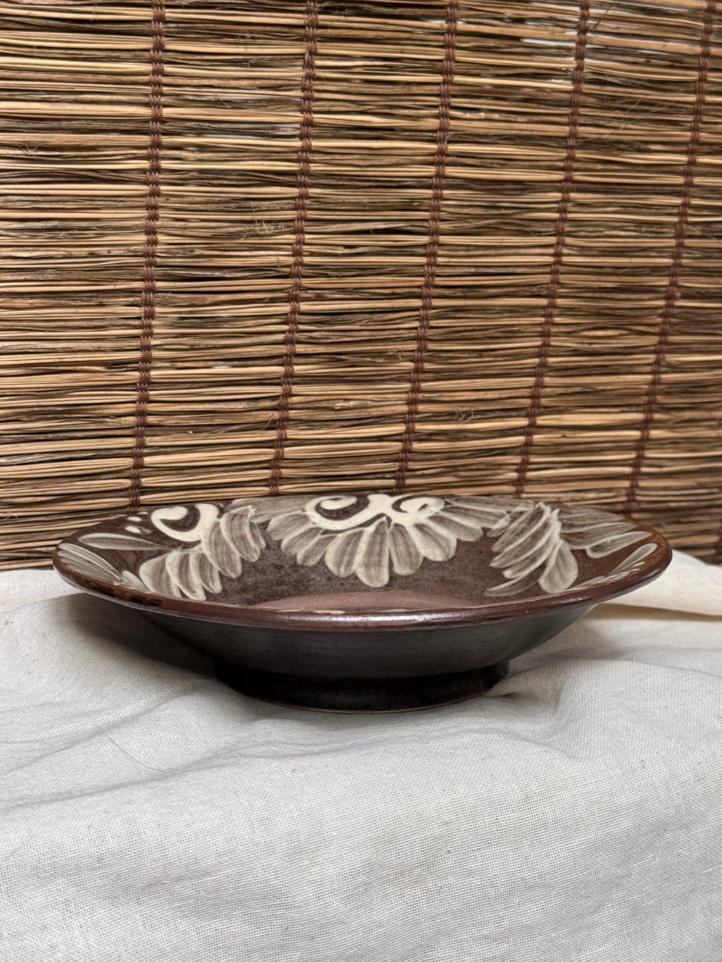 Yachimun Plate by Ken Sugawara - Hand-Painted Tenmoku Glaze, Cream Floral & Scroll Motif