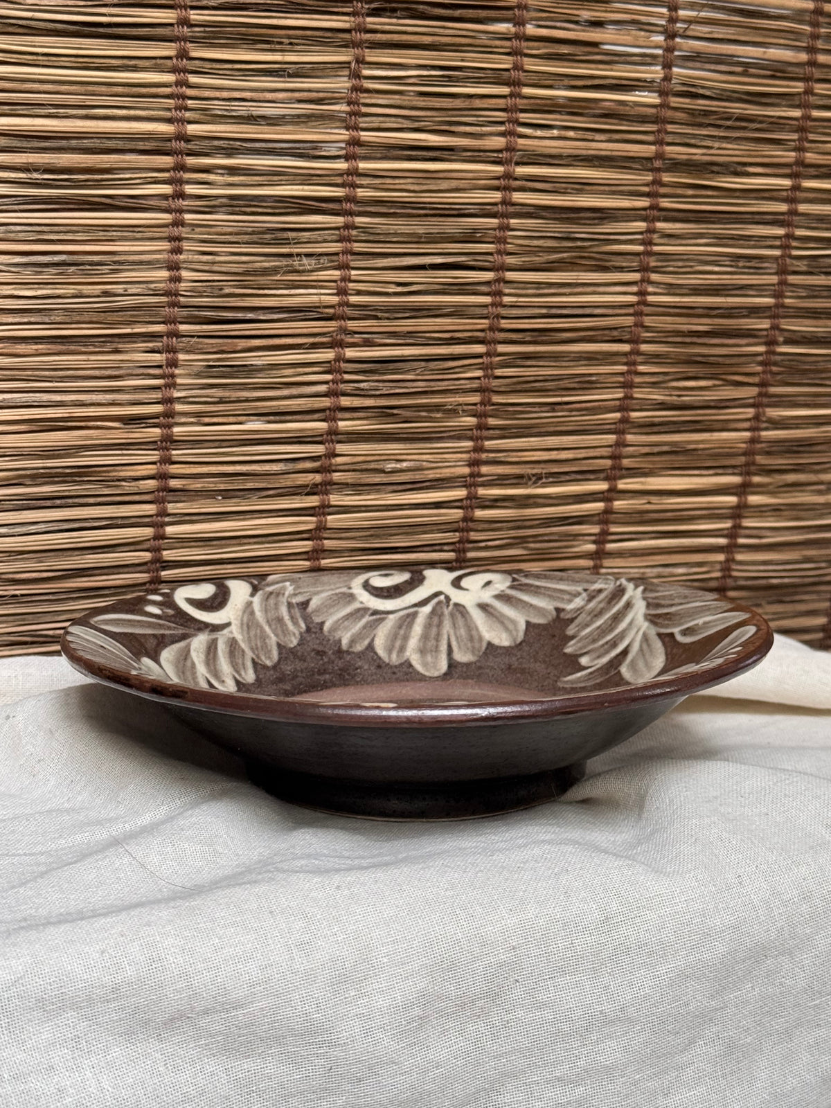 Yachimun Plate by Ken Sugawara - Hand-Painted Tenmoku Glaze, Cream Floral & Scroll Motif