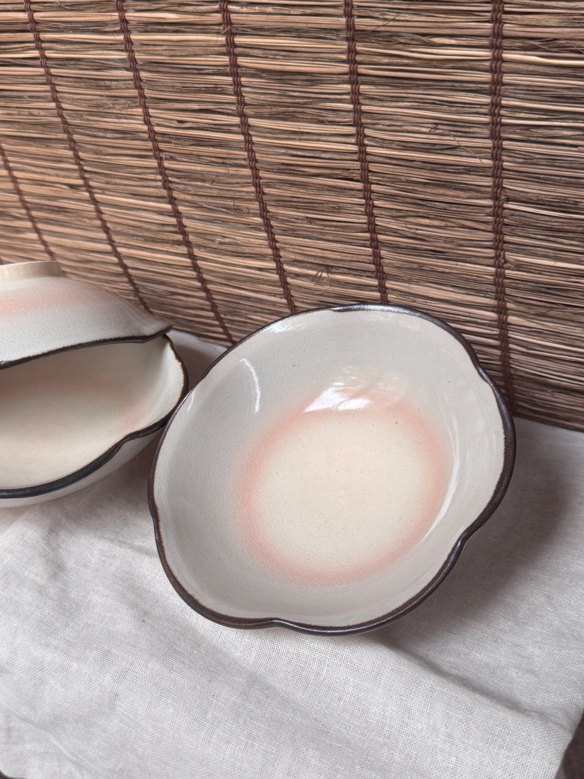 Kiyomizu Yaki Scalloped Bowls, Set of 3 — Blush Pink Gradient Glaze, Iron-Rimmed Wave Edge