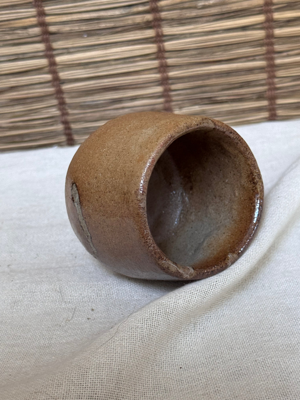Bizen-yaki Guinomi Cup — Matsubai Pine-Ash Glaze, Artist-Stamped Base