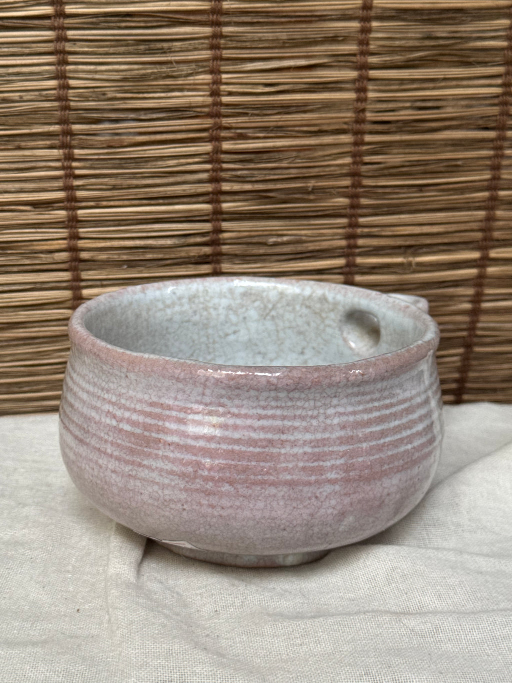 Hagi-yaki Katakuchi Matcha Bowl — Soft Pink Crackle Glaze, Pouring Spout